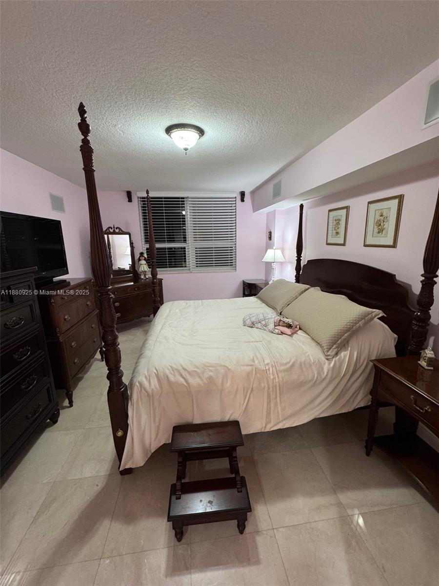 3232 Southwest 22nd Terrace, Unit 801 Miami, FL 33145 - Photo 9 of 19