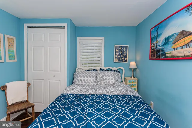 a view of outdoor space yard and porch