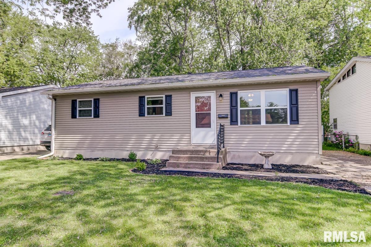 2449 East Griffiths Avenue Springfield, IL 62702 - Photo 1 of 28