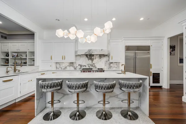 $3,600,000 | 2140 North Clifton Avenue, Chicago, IL 60614