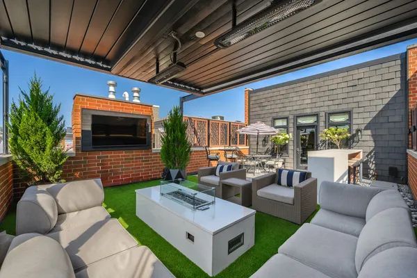 $3,600,000 | 2140 North Clifton Avenue, Chicago, IL 60614