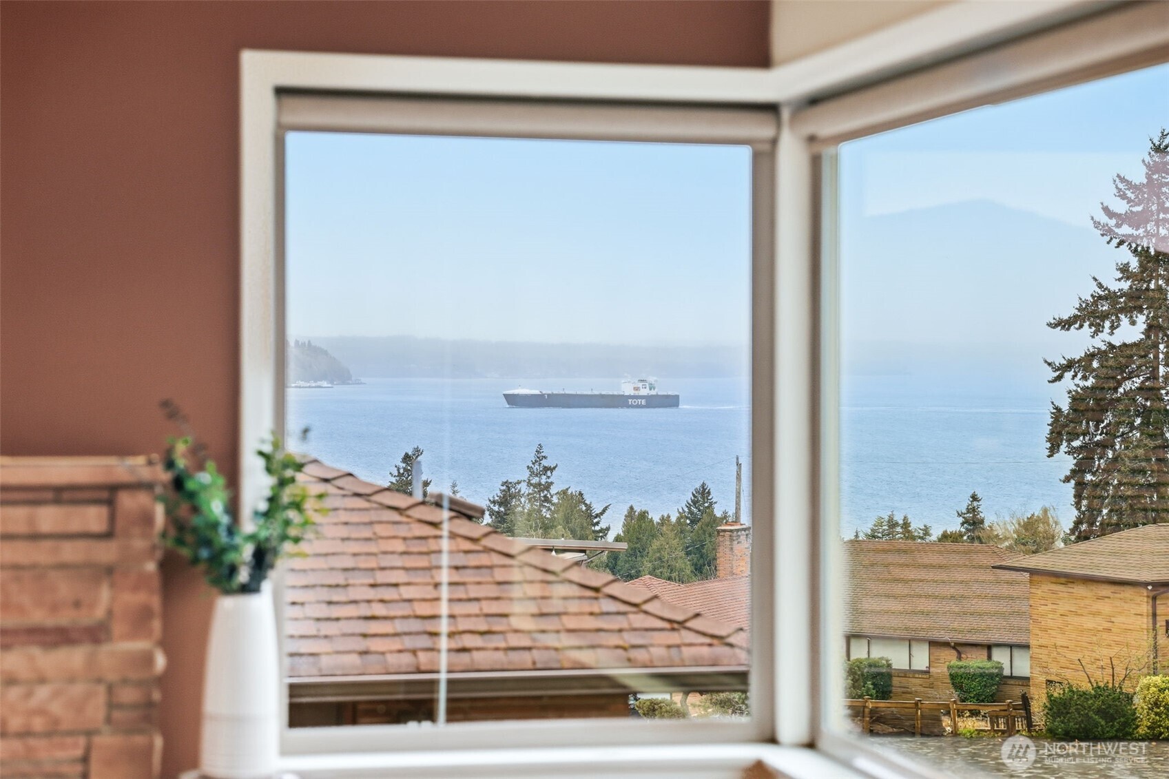 4019 Southwest Henderson Street Seattle, WA 98136 - Photo 12 of 40