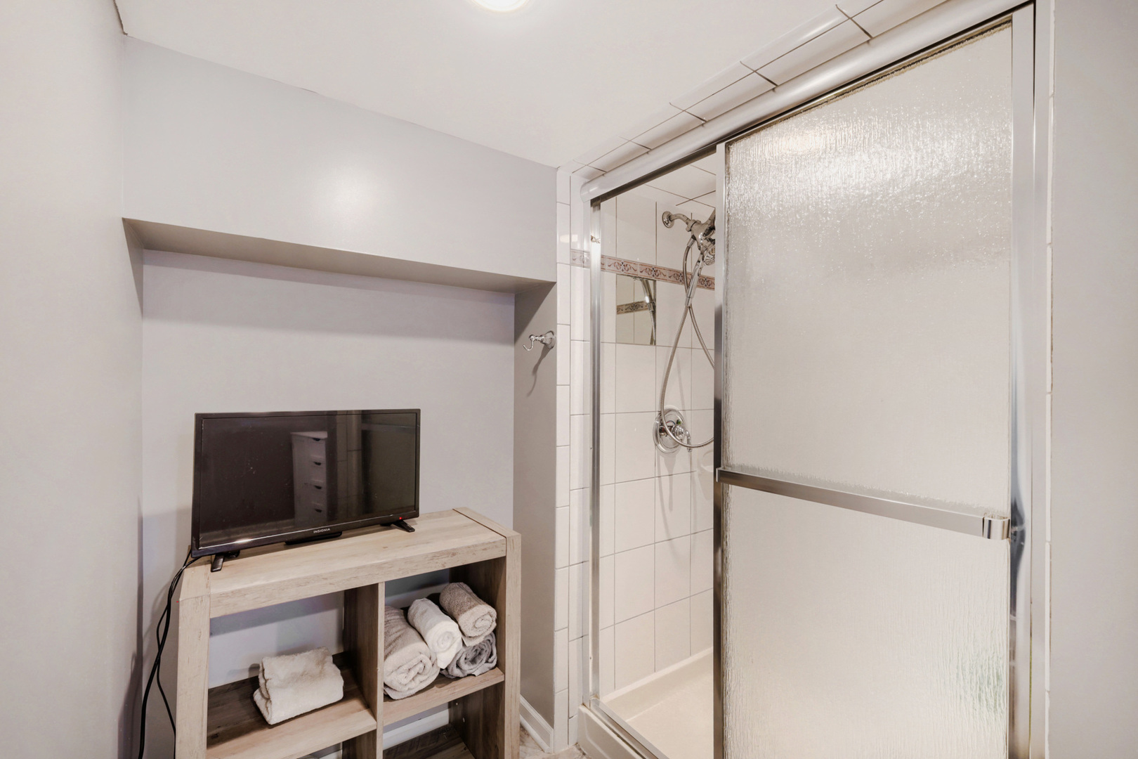 693 Spring Road Elmhurst, IL 60126 - Photo 22 of 31 Gallery Image 22
