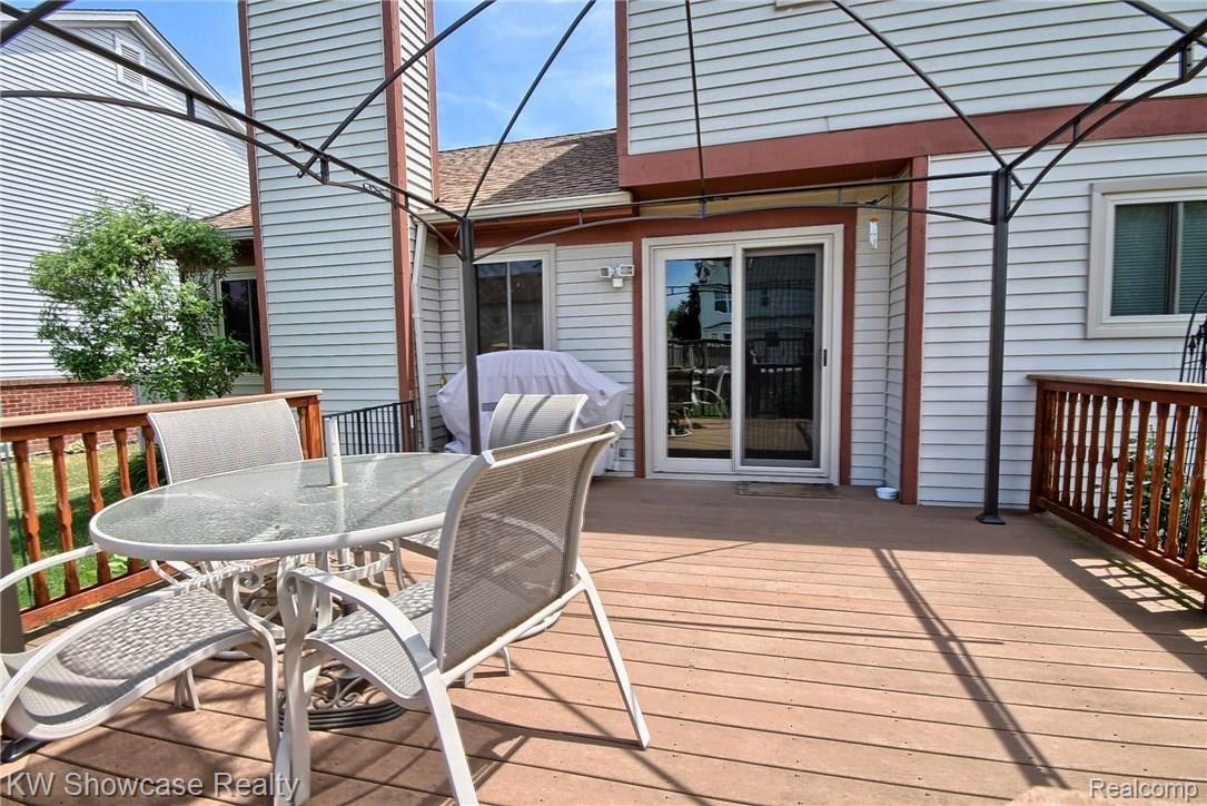 3380 Riverside Drive Canton, MI 48188 - Photo 27 of 31 Deck.jpg
