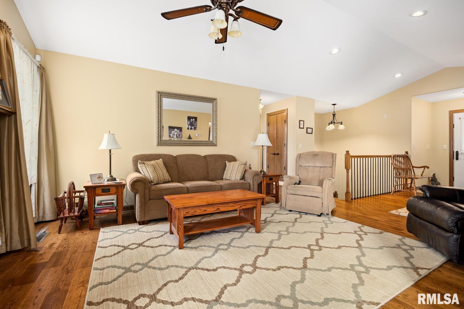 214 West Cruger Road Washington, IL 61571 - Photo 8 of 45 Gallery Image 8