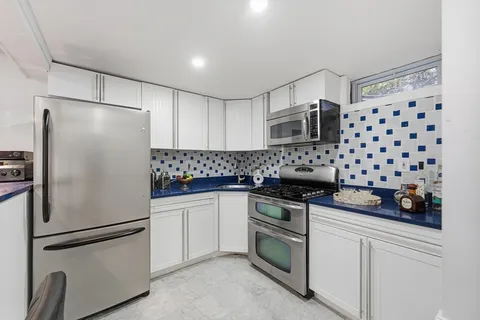 $2,200,000 | 6 Lynbrook Road, Southborough, MA 01772