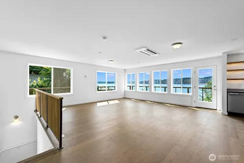 $825,000 | 14758 Southwest Spring Beach Road, Vashon, WA 98070