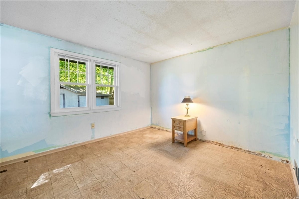 27 Nadine Road Brockton, MA 02302 - Photo 35 of 42
