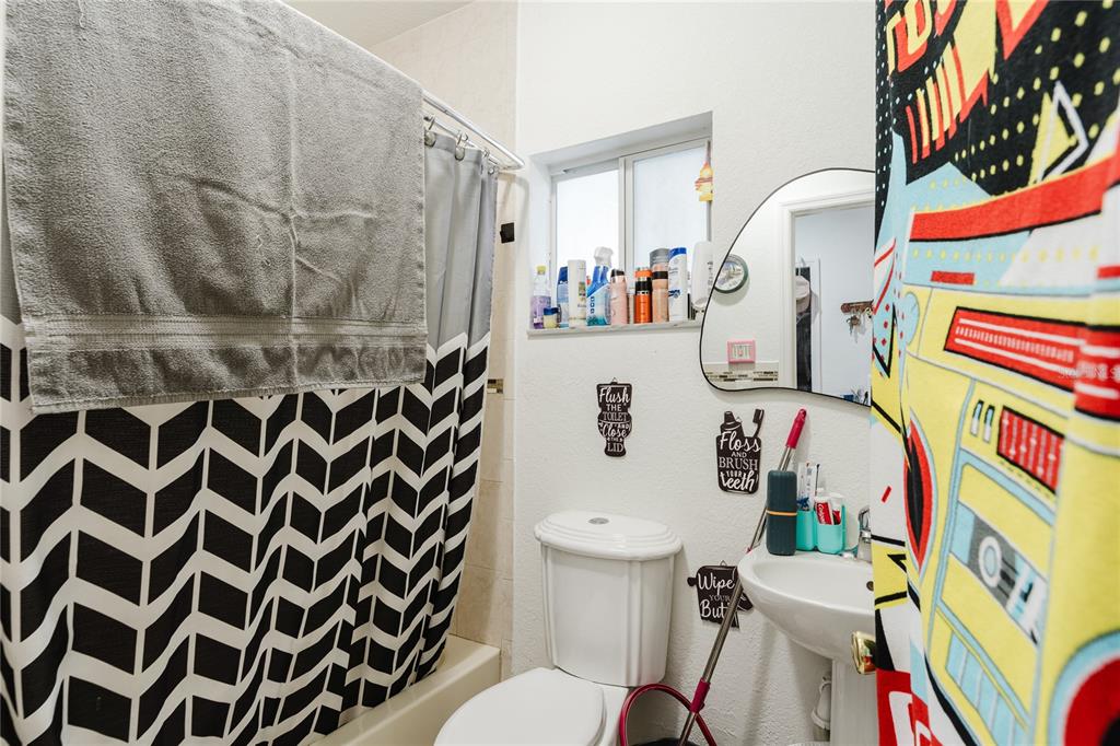 810 Northwest 112th Street Miami, FL 33168 - Photo 32 of 44