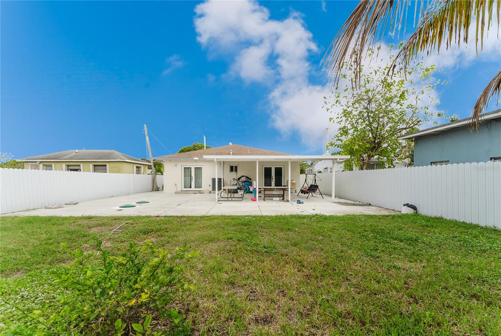 810 Northwest 112th Street Miami, FL 33168 - Photo 6 of 44