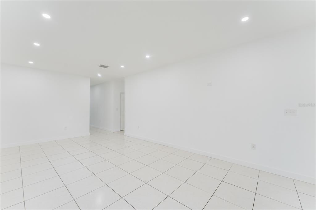 810 Northwest 112th Street Miami, FL 33168 - Photo 9 of 44