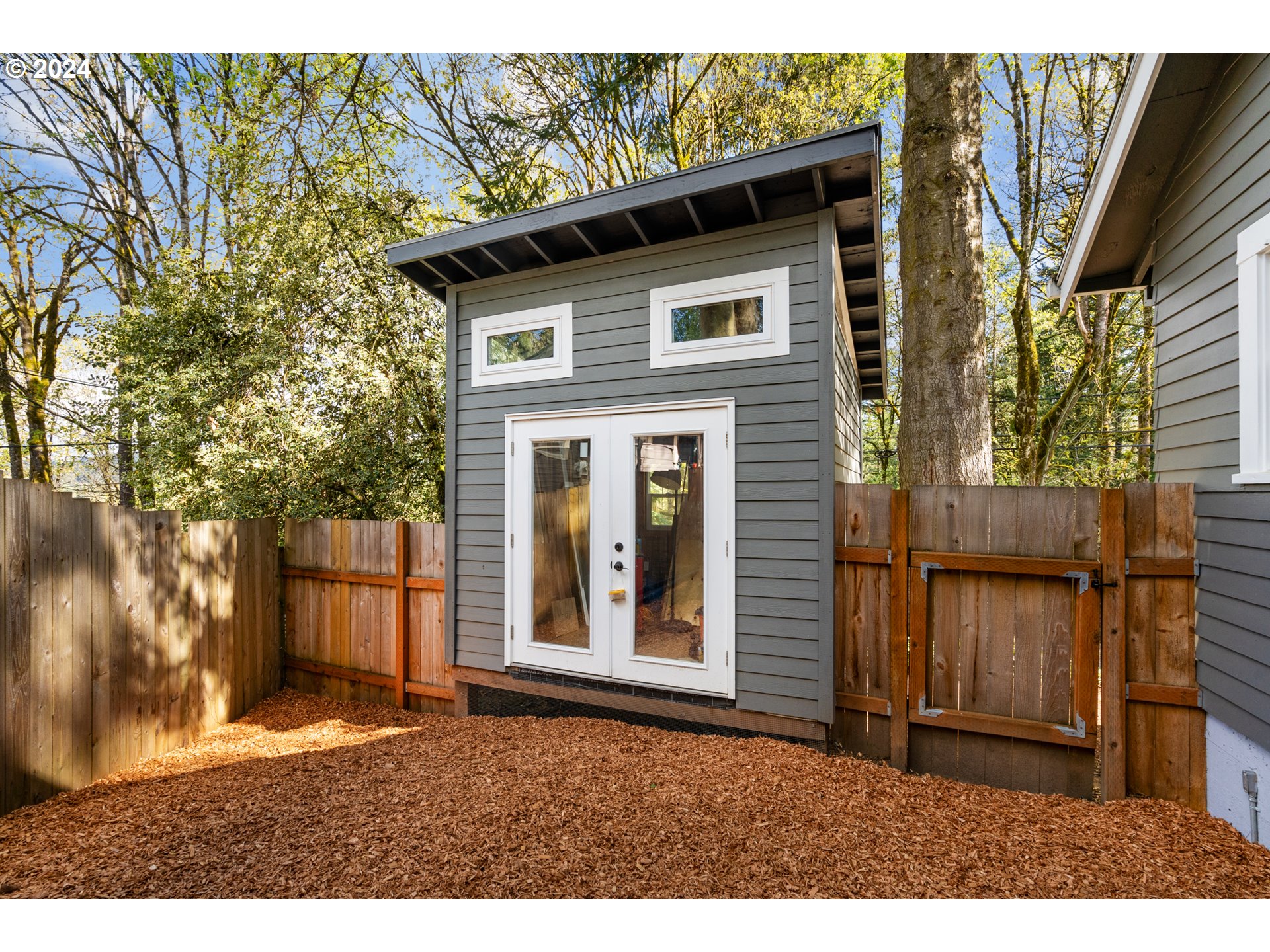 4016 Southwest Cullen Boulevard Portland, OR 97221 - Photo 38 of 41