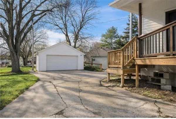 $270,000 | 1909 South Street, Lexington, MO 64067