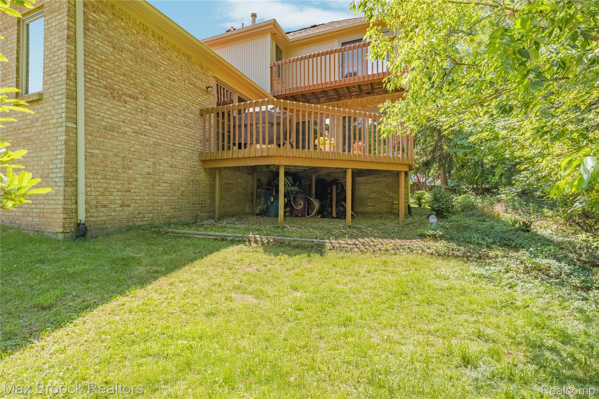 31223 Country Ridge Circle Farmington, MI 48331 - Photo 57 of 62