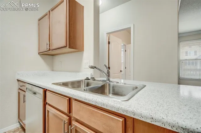 a close view of sink and tap