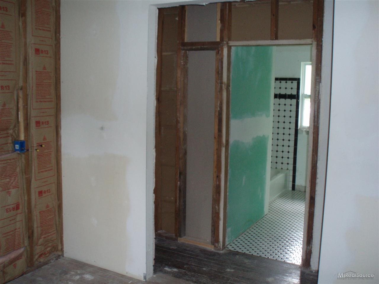 6020 Pointe Tremble Road Algonac, MI 48001 - Photo 19 of 30 31158871-18.JPG