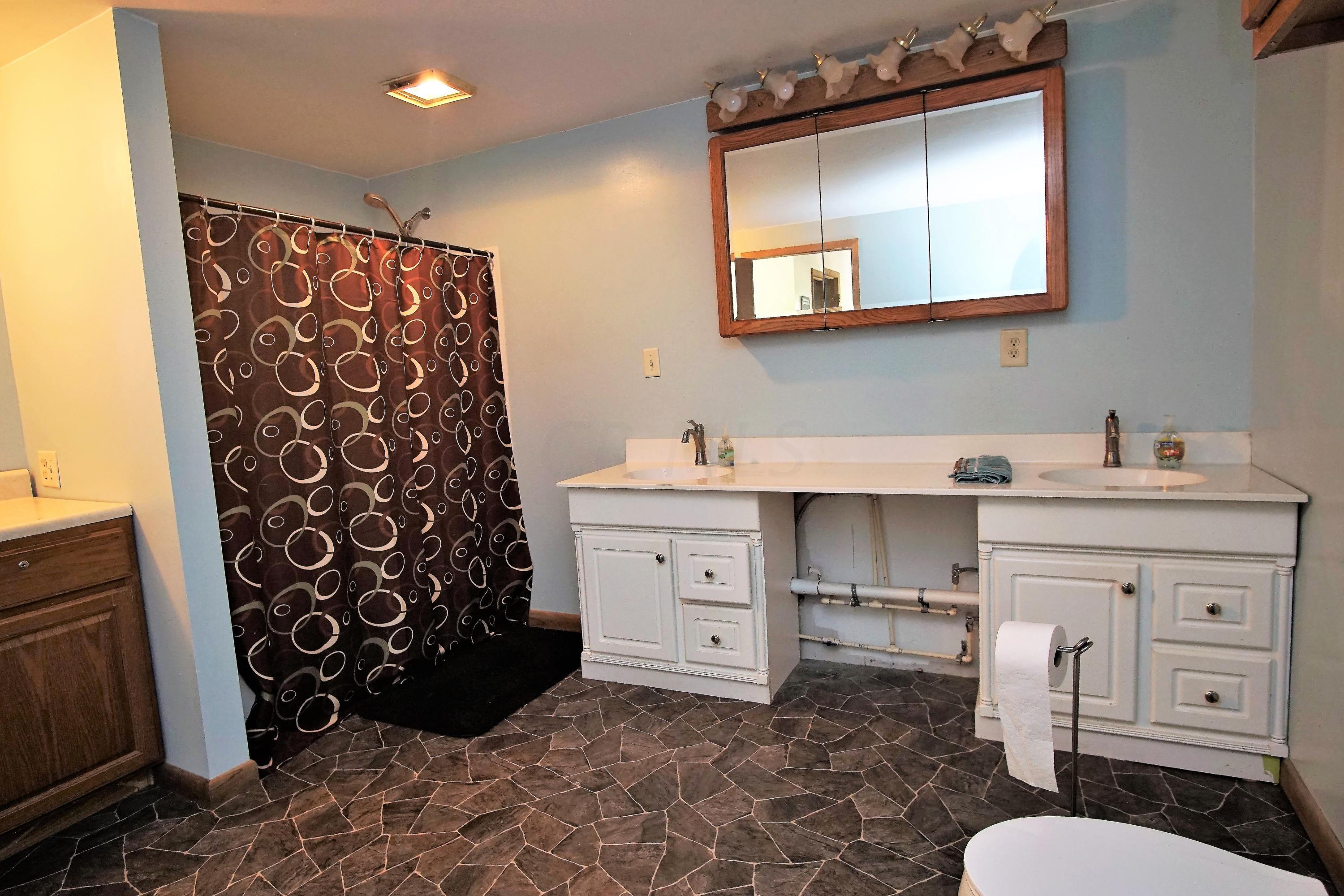 11405 Murlette Road Southwest Stoutsville, OH 43154 - Photo 7 of 33 Gallery Image 7