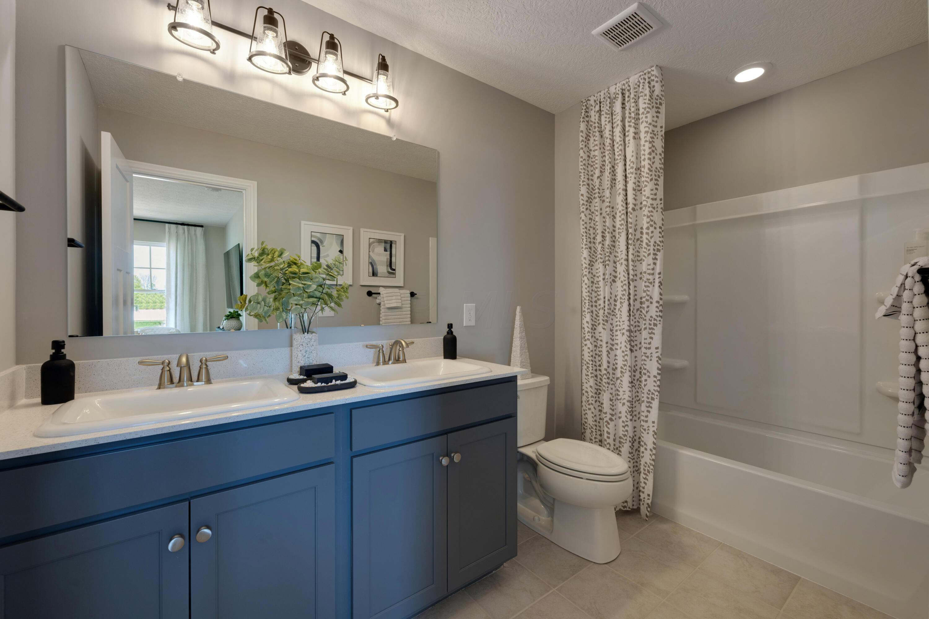 3443 Bluejay Ridge Drive Powell, OH 43065 - Photo 38 of 41 Bathroom