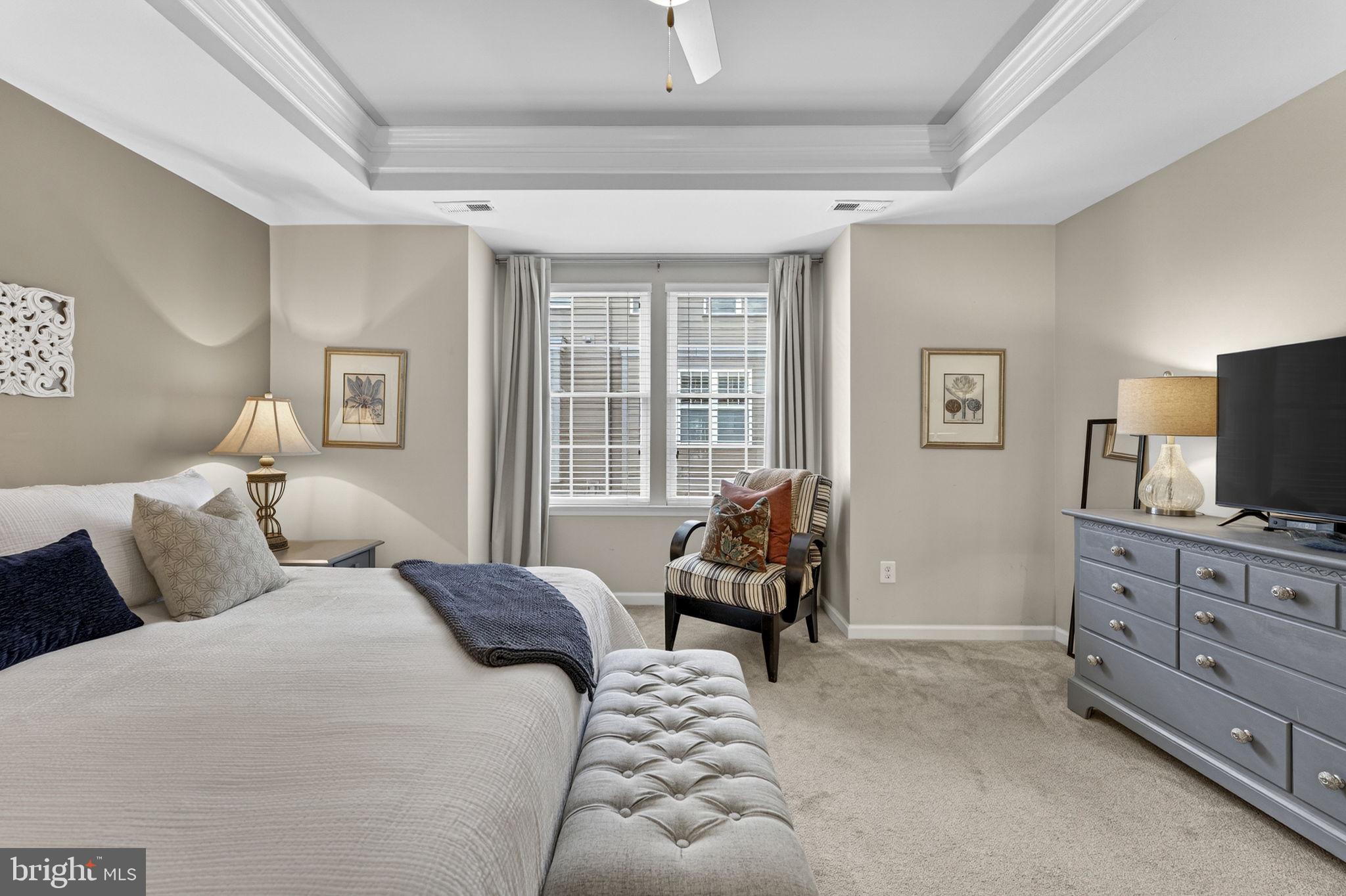 459 Haupt Square Southeast Leesburg, VA 20175 - Photo 29 of 80 a bedroom with a bed and furniture