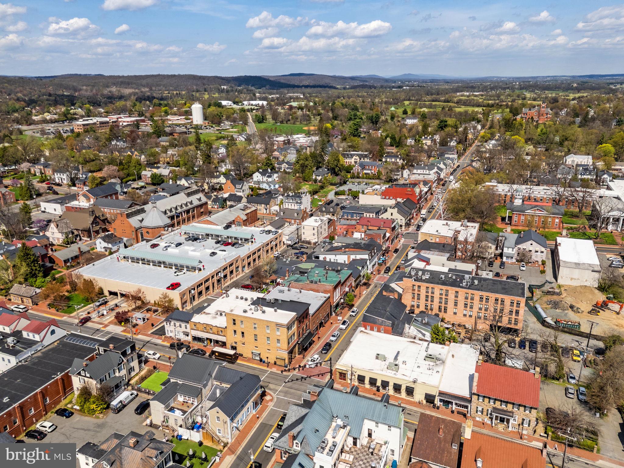 459 Haupt Square Southeast Leesburg, VA 20175 - Photo 67 of 80 an aerial view of residential building with parking