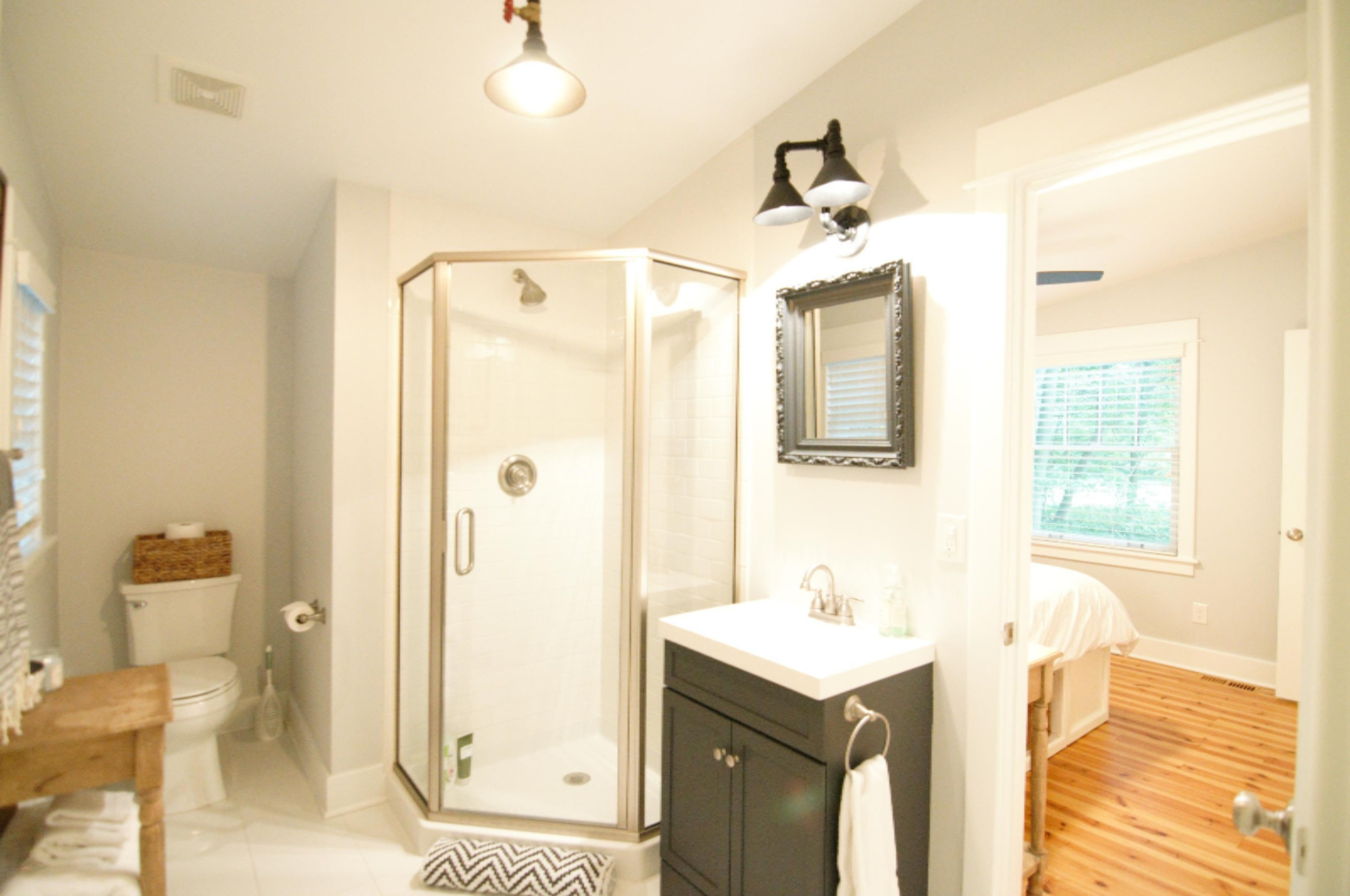 lakeshore bathroom (2)