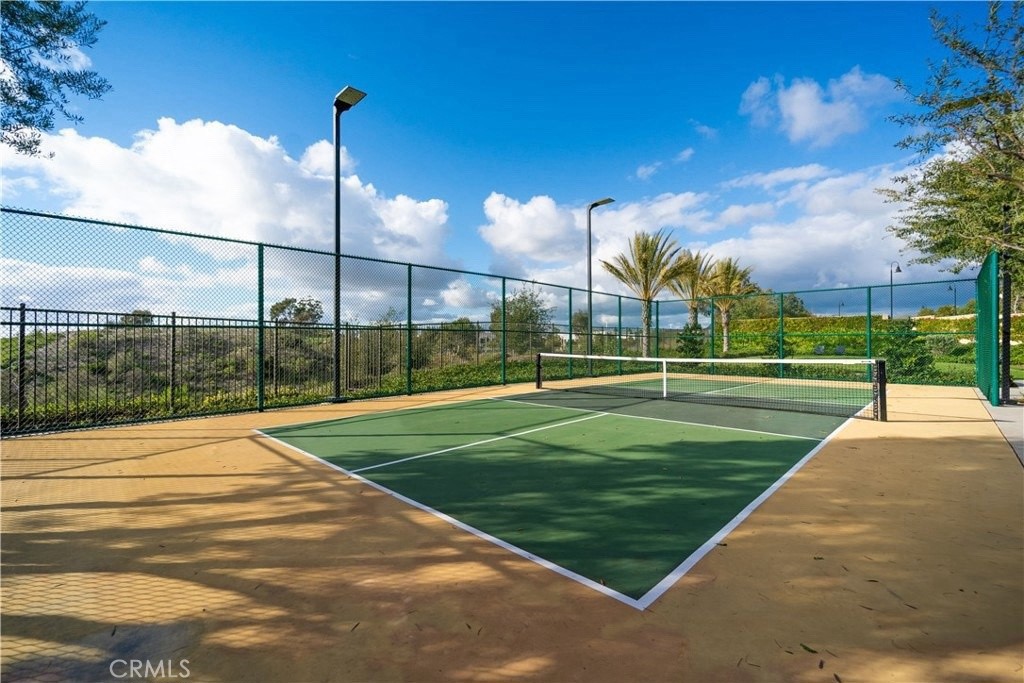 599 Serrano Summit Drive Lake Forest, CA 92630 - Photo 18 of 19 a view of a basketball court