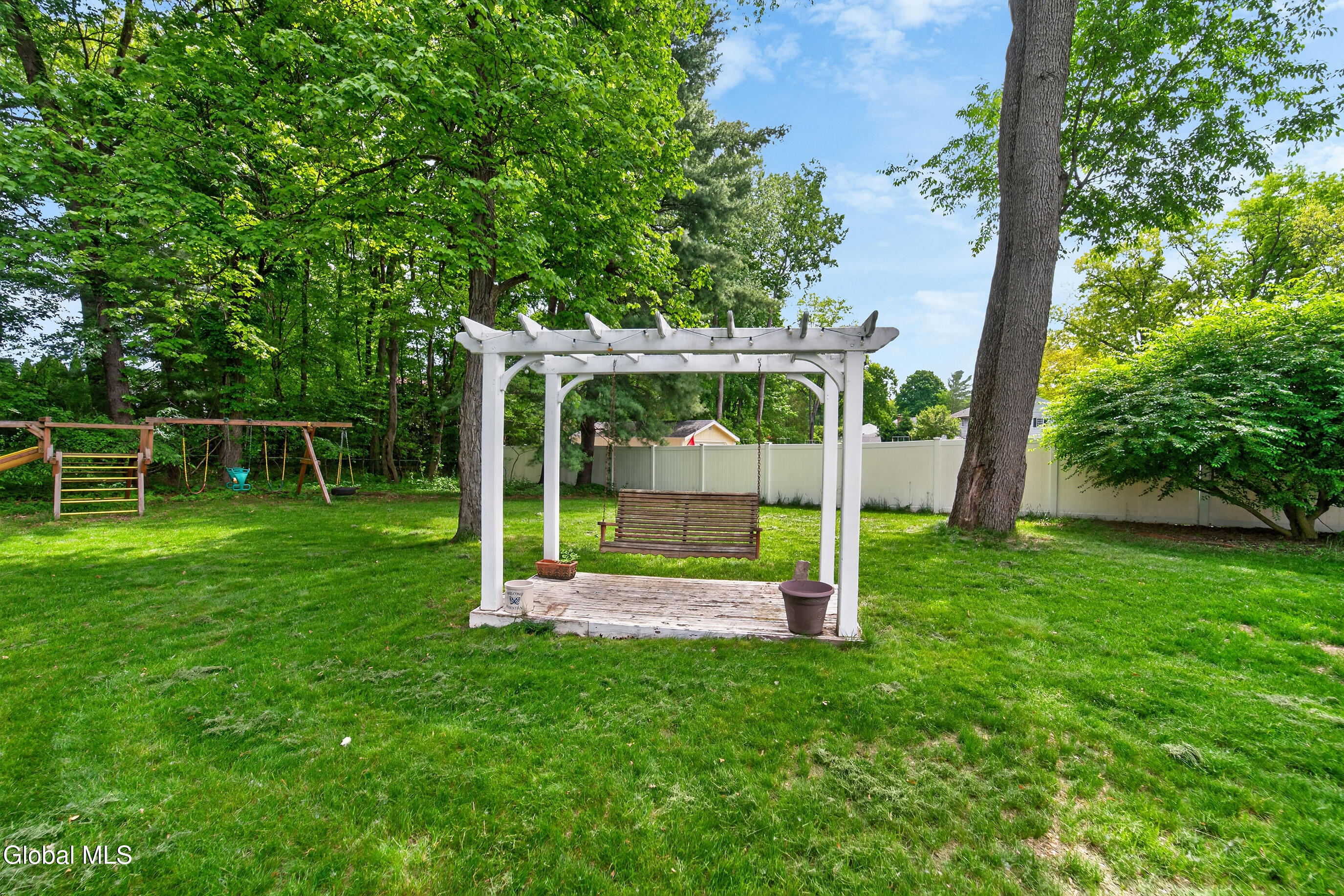 77 Huntersfield Road Bethlehem, NY 12054 - Photo 64 of 71 009-77-Huntersfield-Road-Delmar-NY-12054