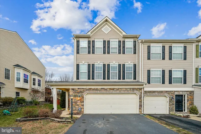 $730,000 | 25135 Hummocky Terrace, Aldie, VA 20105