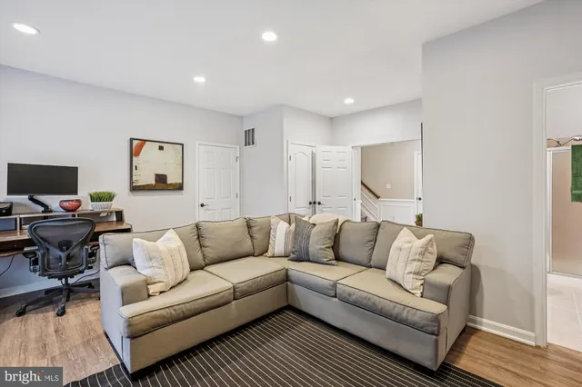 $730,000 | 25135 Hummocky Terrace, Aldie, VA 20105