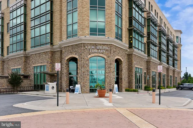 $730,000 | 25135 Hummocky Terrace, Aldie, VA 20105