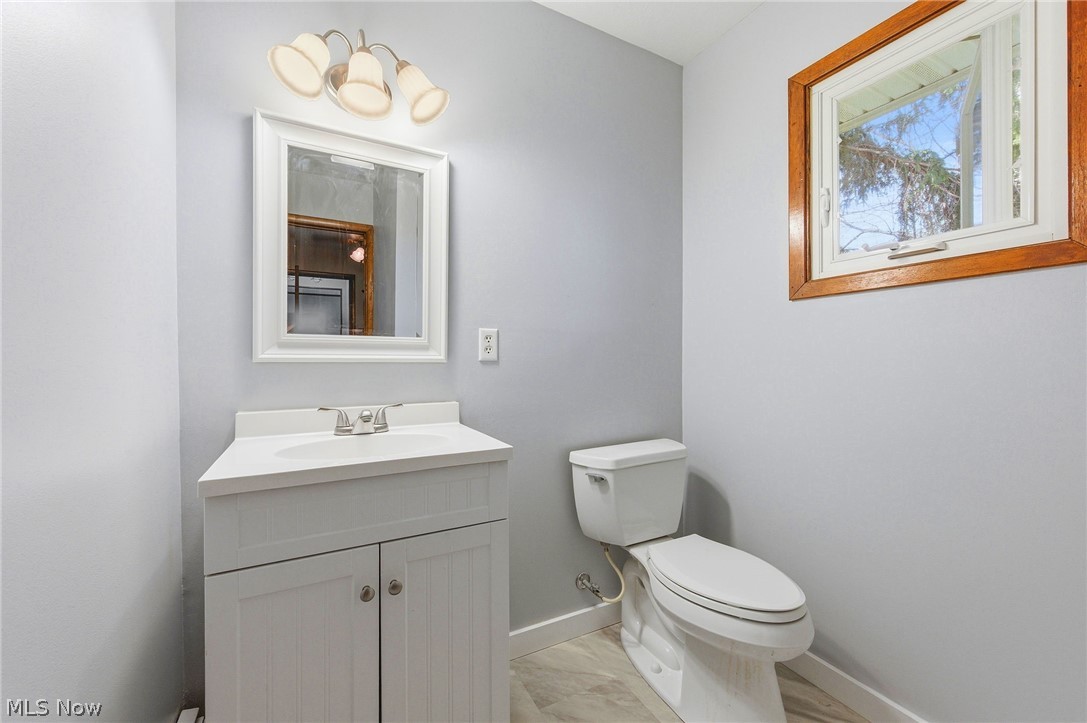 7223 Rosedale Drive Mentor, OH 44060 - Photo 26 of 50 First floor full bathroom off rthe laundry area!