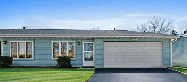 $279,900 | 1419 12th Street West, Hastings, MN 55033