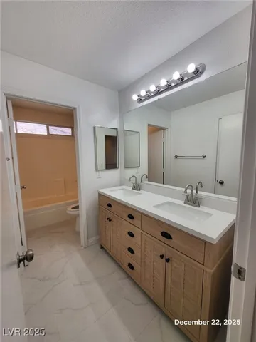 $2,405 | 204 Hickory Heights Avenue, Las Vegas, NV 89148