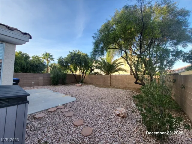 $2,405 | 204 Hickory Heights Avenue, Las Vegas, NV 89148