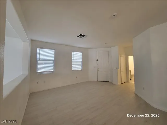 $2,405 | 204 Hickory Heights Avenue, Las Vegas, NV 89148