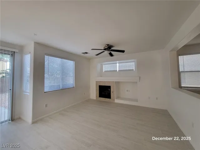 $2,405 | 204 Hickory Heights Avenue, Las Vegas, NV 89148