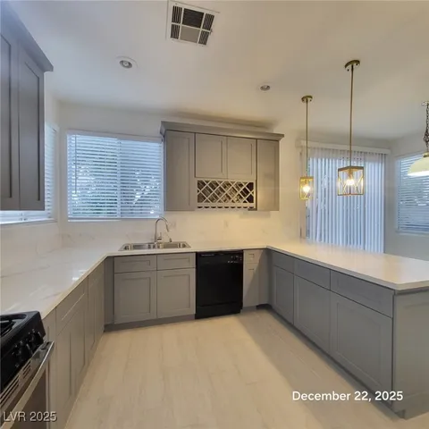 $2,405 | 204 Hickory Heights Avenue, Las Vegas, NV 89148