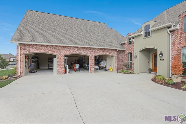 $499,900 | 13275 Brookcrest Drive, Walker, LA 70785