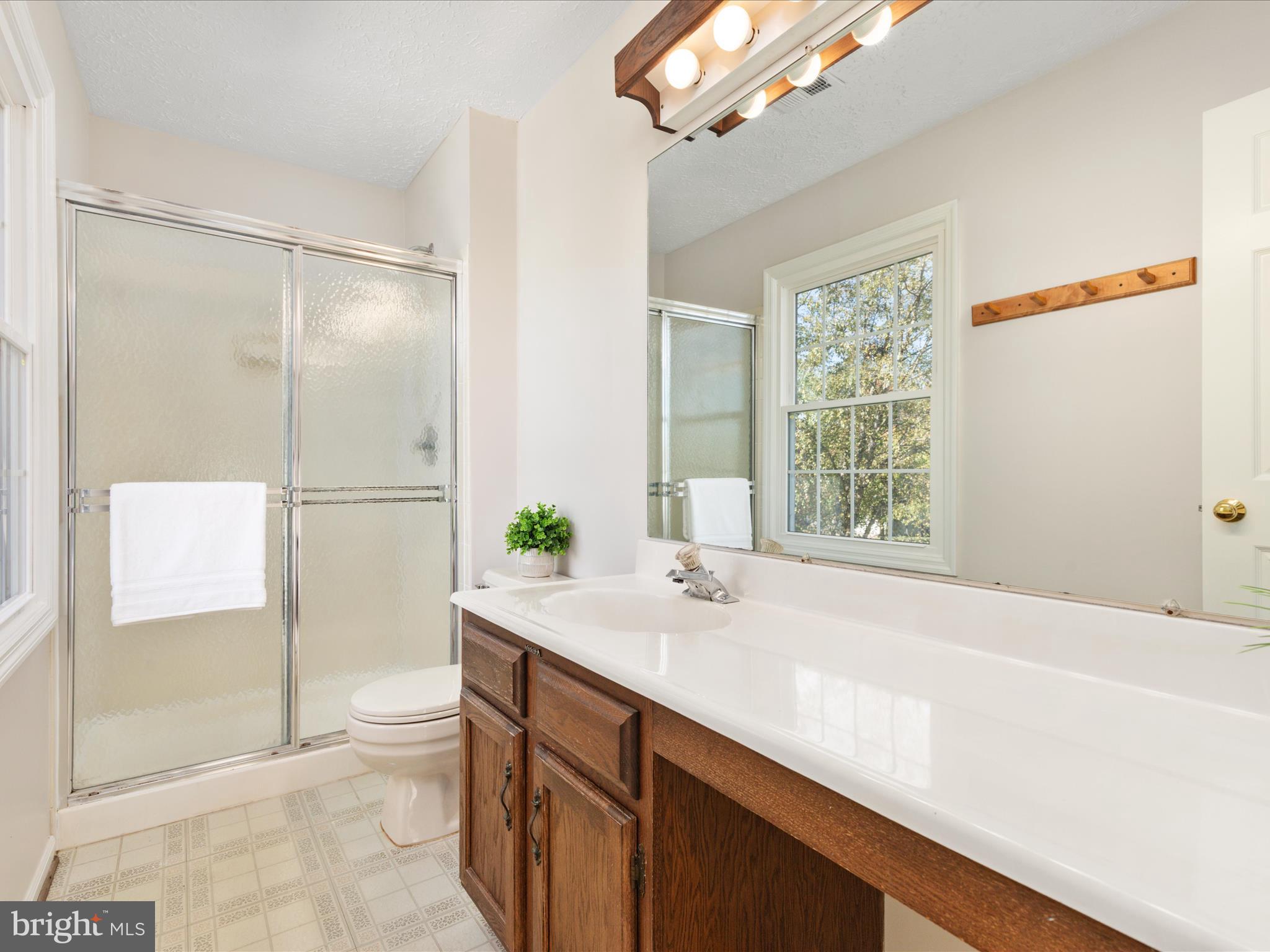 1904 East Beech Road Sterling, VA 20164 - Photo 24 of 52 Primary Bathroom | Upper Level