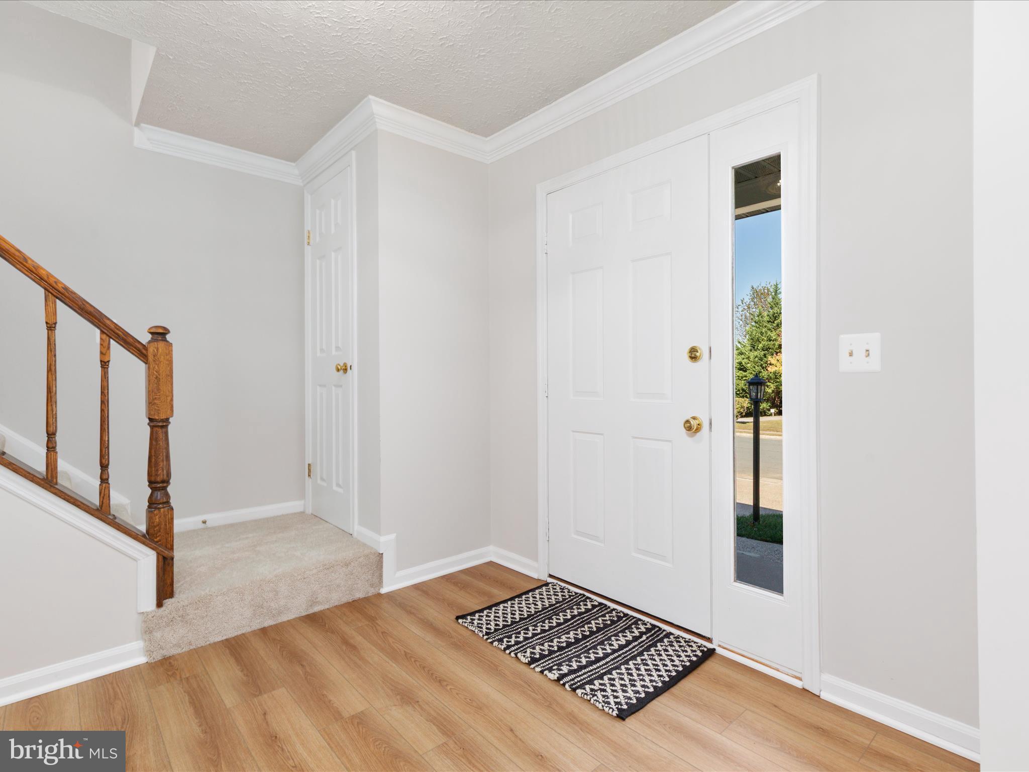 1904 East Beech Road Sterling, VA 20164 - Photo 3 of 52 Entrance Foyer | Main Level