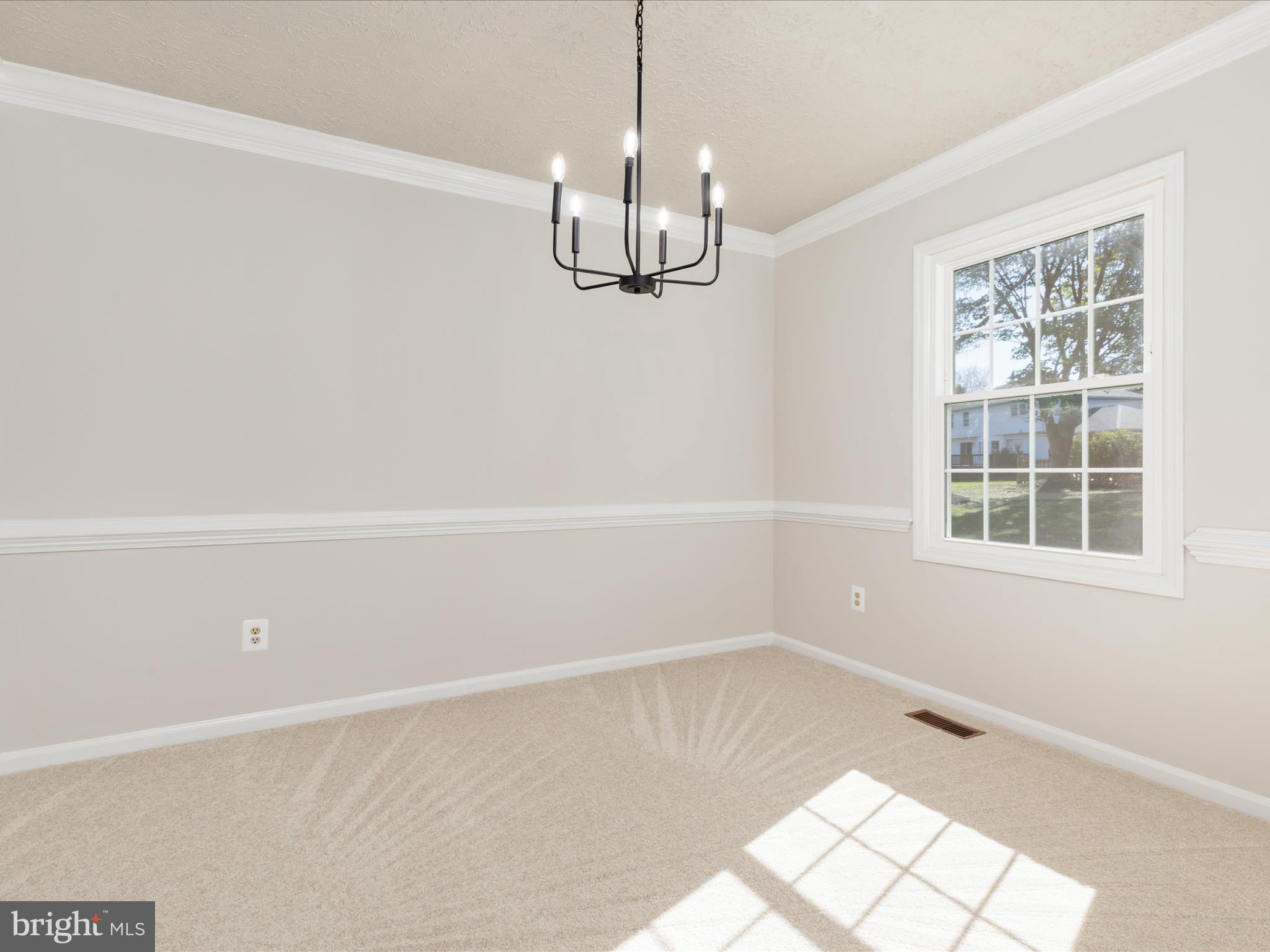 1904 East Beech Road Sterling, VA 20164 - Photo 7 of 52 Dining Room | Main Level