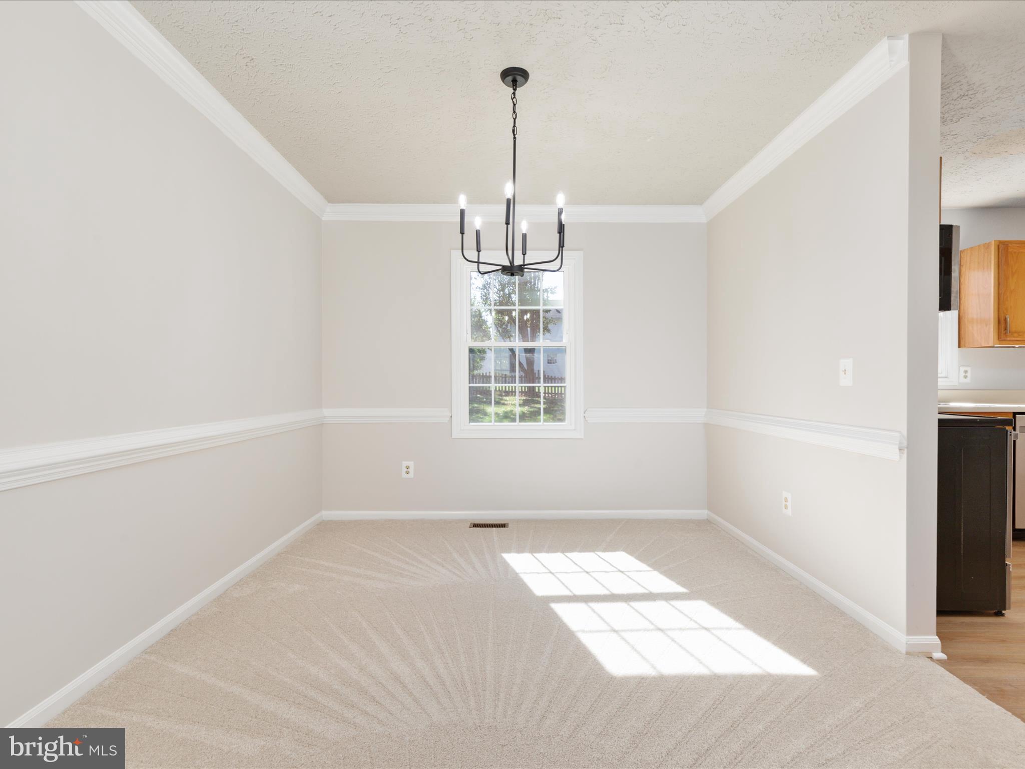 1904 East Beech Road Sterling, VA 20164 - Photo 8 of 52 Dining Room | Main Level