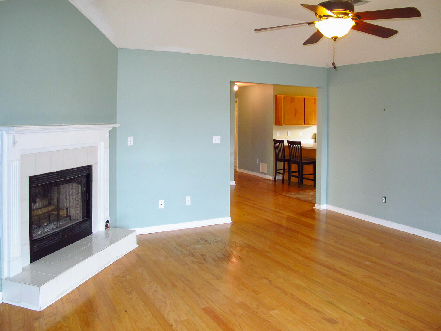 78 Stowe Road Mary Esther, FL 32569 - Photo 5 of 32 Living Room 2