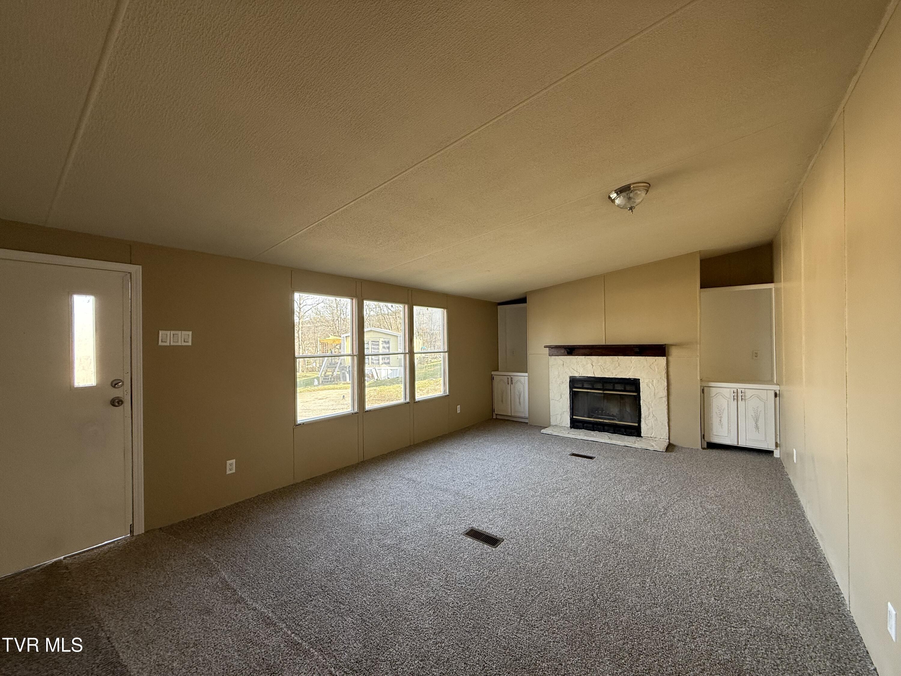 5633 Orebank Road Kingsport, TN 37664 - Photo 5 of 8 IMG_9718