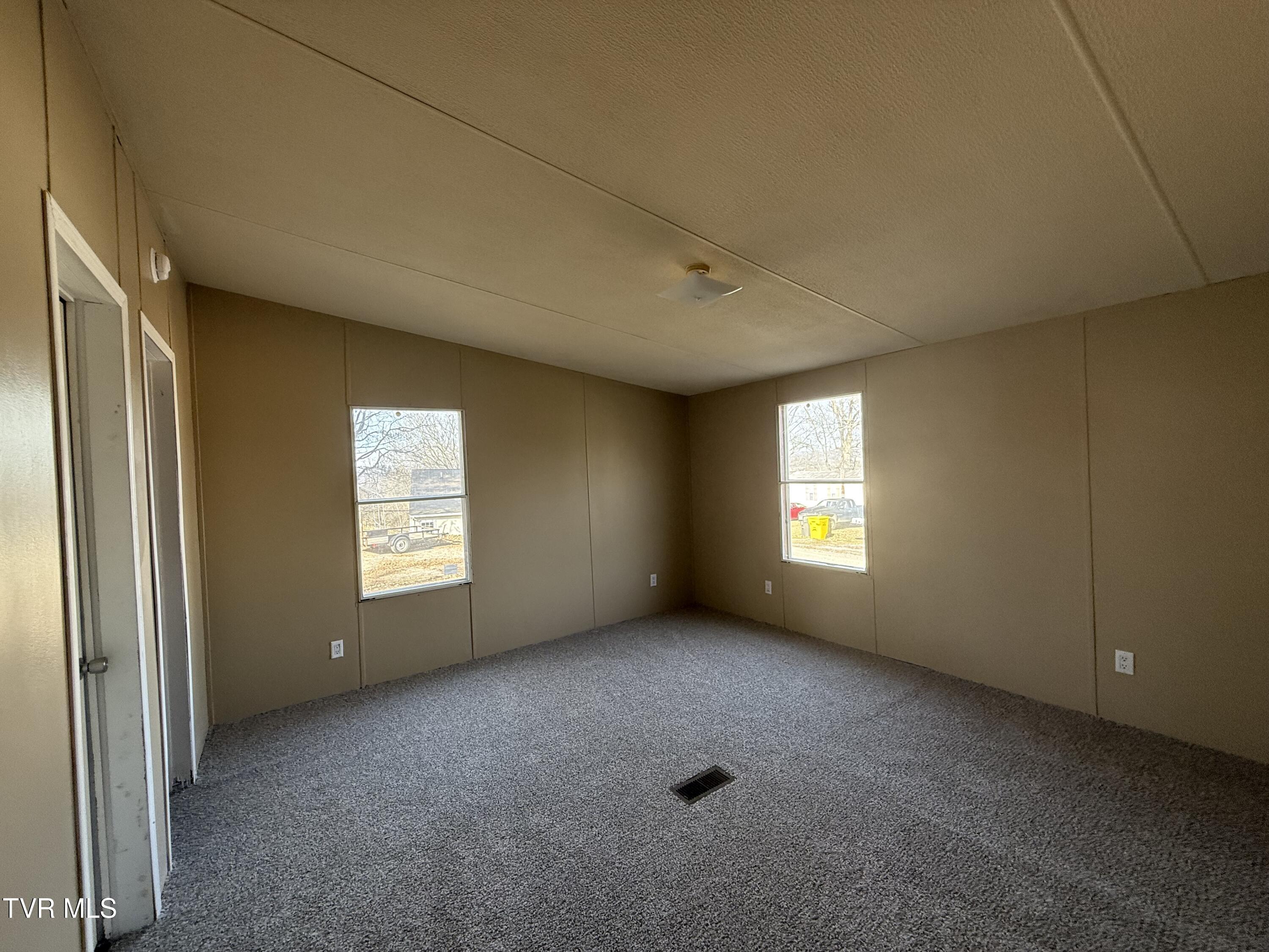 5633 Orebank Road Kingsport, TN 37664 - Photo 6 of 8 IMG_9719