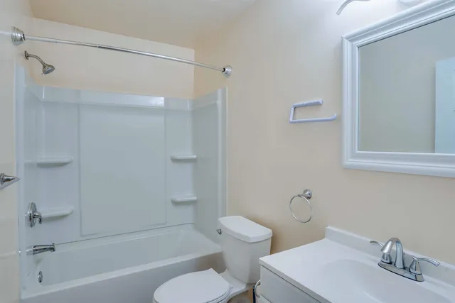 $1,950 | 266 South Villas Court, Tallahassee, FL 32303