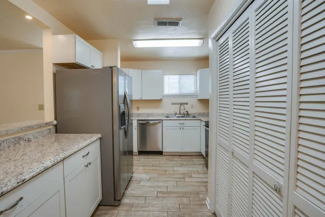 $1,950 | 266 South Villas Court, Tallahassee, FL 32303