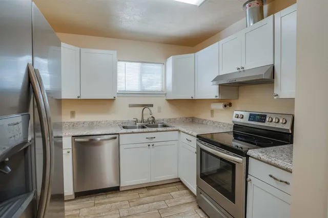 $1,950 | 266 South Villas Court, Tallahassee, FL 32303