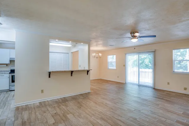 $1,950 | 266 South Villas Court, Tallahassee, FL 32303