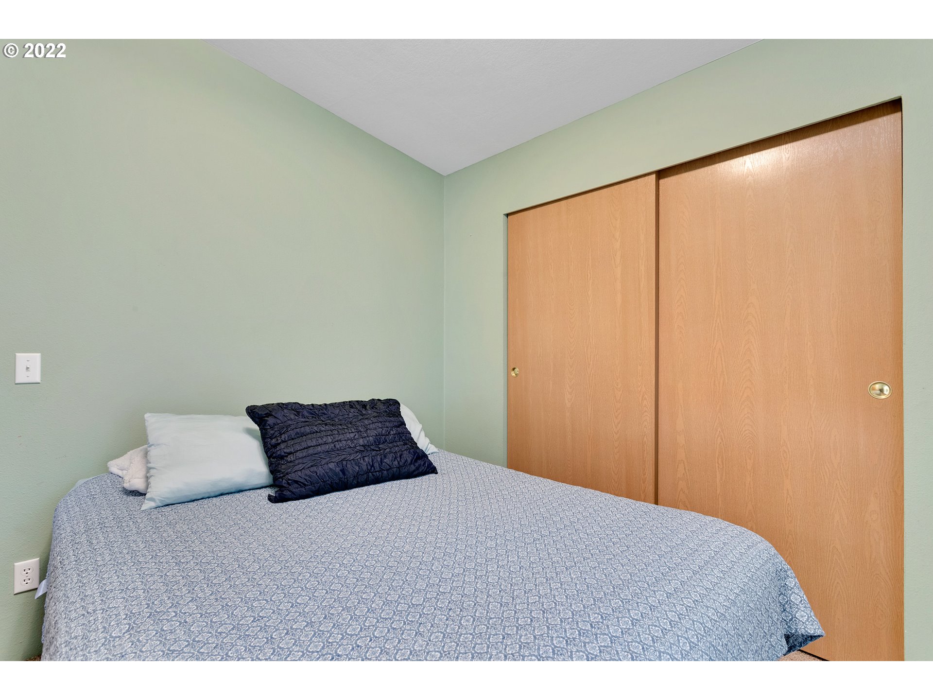 17600 Southwest Bunker Oak Road Beaverton, OR 97006 - Photo 17 of 27 Gallery Image 17